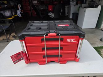 Milwaukee
Packout 22" Modular 3-Drawer Tool Box with Metal Reinforced Corners