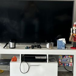 55” SMART TV WITH TV STAND