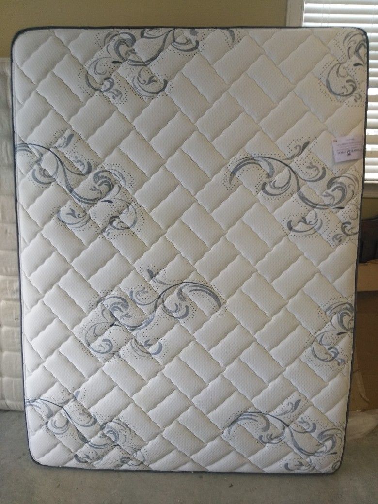 Brand new Cheswick Manor Queen Biscayne firm mattress w cooling gel (read description)