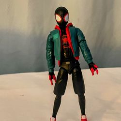 HASBRO MARVEL LEGENDS SPIDER-MAN INTO THE SPIDER-VERSE MILES MORALES