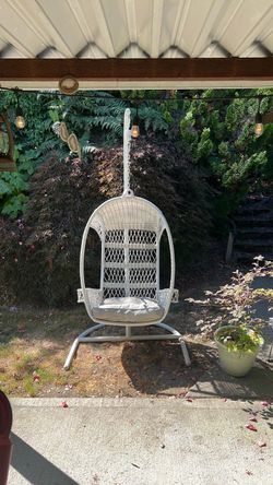 White egg chair