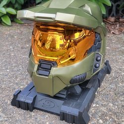 Halo 3 Legendary Edition Master Chief Helmet Display With Stand. Pick up Only.