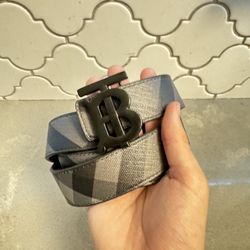 Used Double Sided Burberry Men's Belt (can Work On Price)