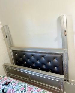 Queen size bed frame $50