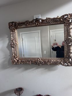 Gorgeous Mirror