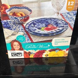 Dinnerware Set