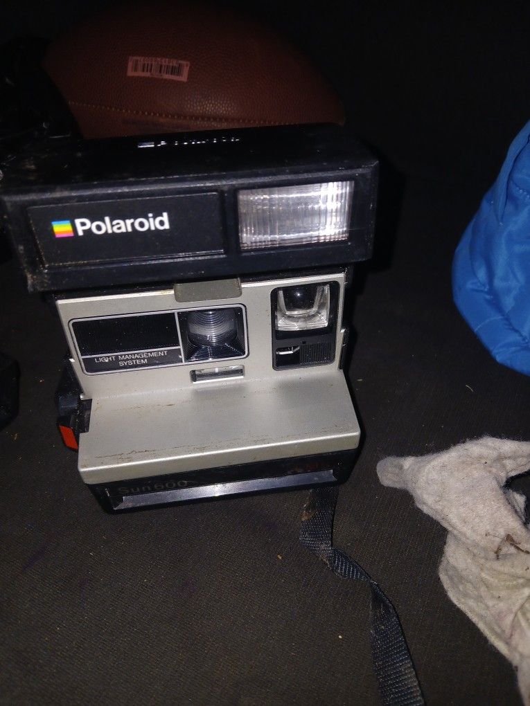 Vintage Polaroid Sun 660 Autofocus Instant Camera