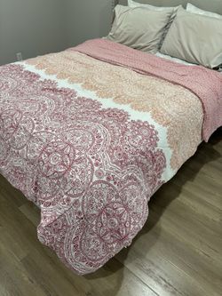 Queen size comforter
