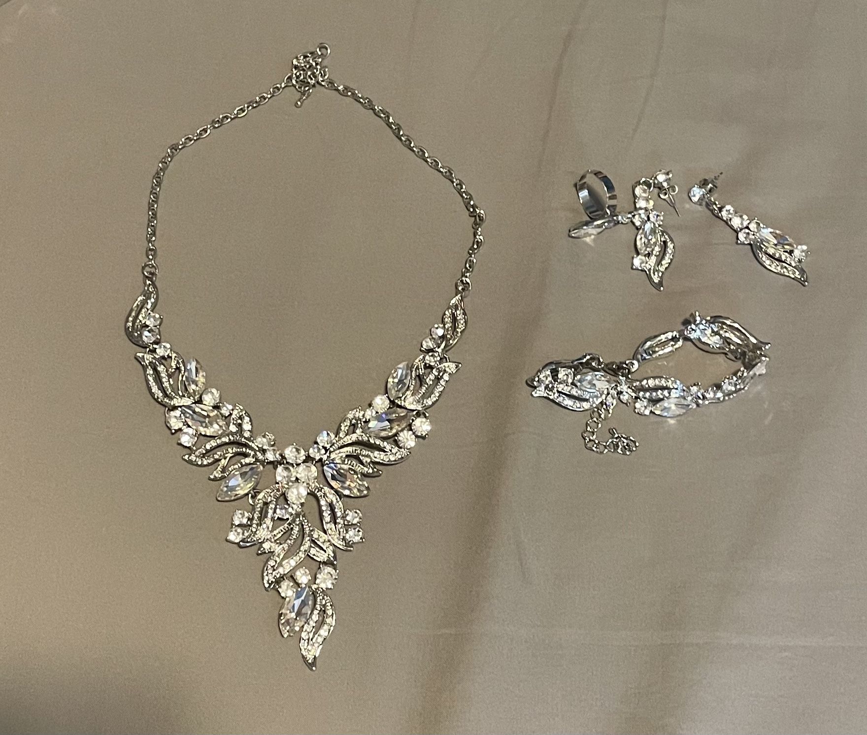 Graduation & Prom Jewelry Set – Necklace, Ring, Earrings & Bracelets(Best Offer)