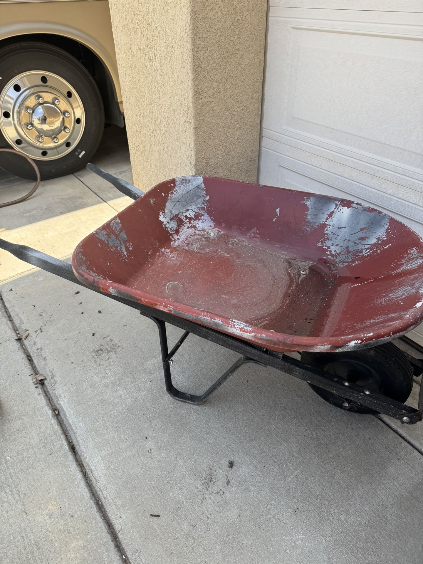 Wheelbarrow- Works Great