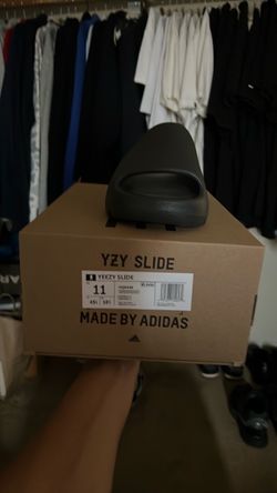 Onyx yeezy slides