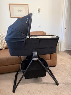 Nuna Mixx Next Bassinet + Stand