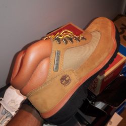 ** TIMBERLAND BOOTS/ SIZE 9 