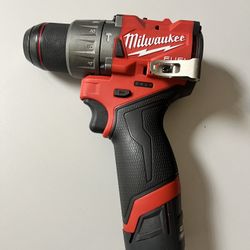 Milwaukee Drill/driver With M12 Battery