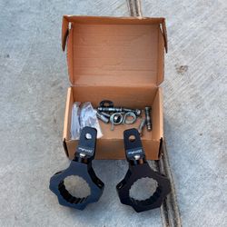 Light mount for ATV/CAR with bumper