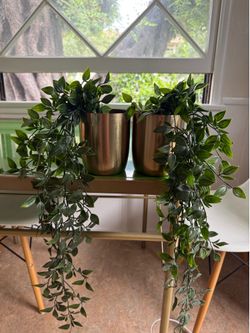 Pair of fake ivy plants from IKEA with bronze pots