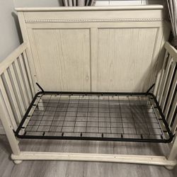Crib / Kids Bed 