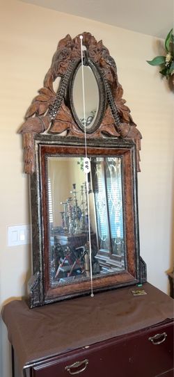 Mirror and marble/wood table