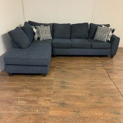 2-Piece Sectional Couch Sofa *Free Delivery*