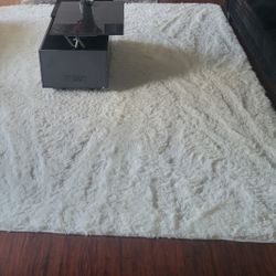 Like New White Fluffy Rug 8ft By 10ft