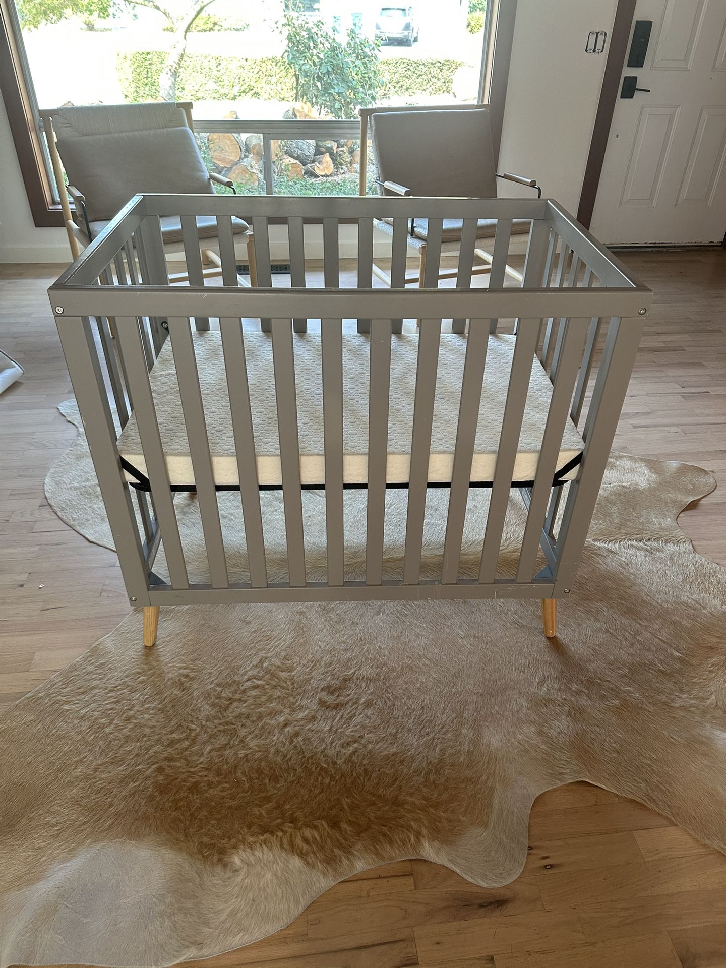 Delta Mini Crib And Mattress 