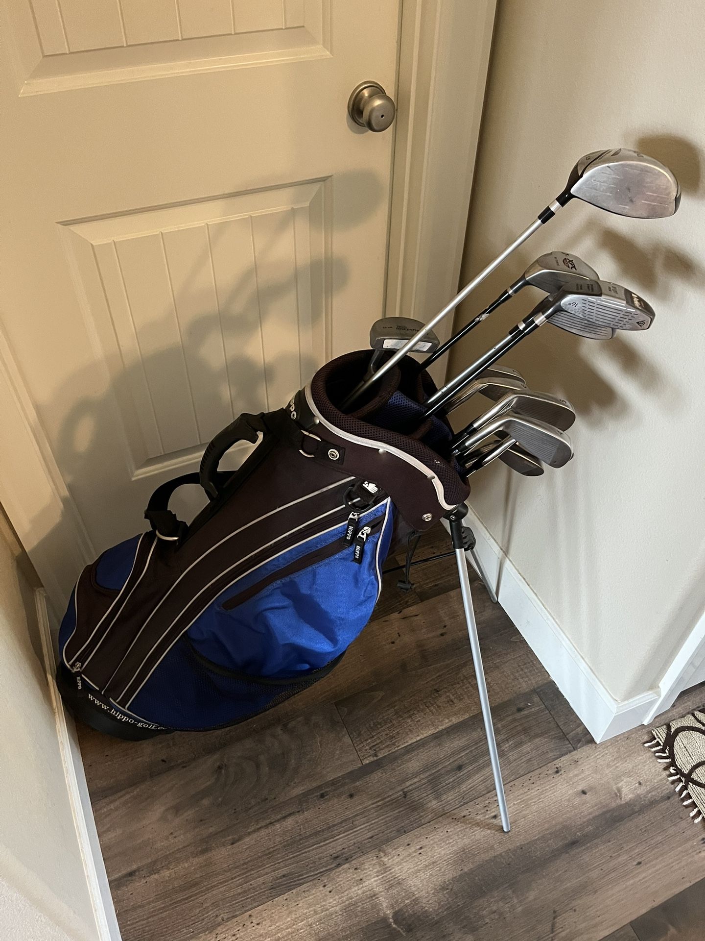Complete Set of Men’s Golf Clubs with Bag for Sale in Portland, OR