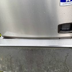 350 Pound Ice Per Day Manitowic Indigo