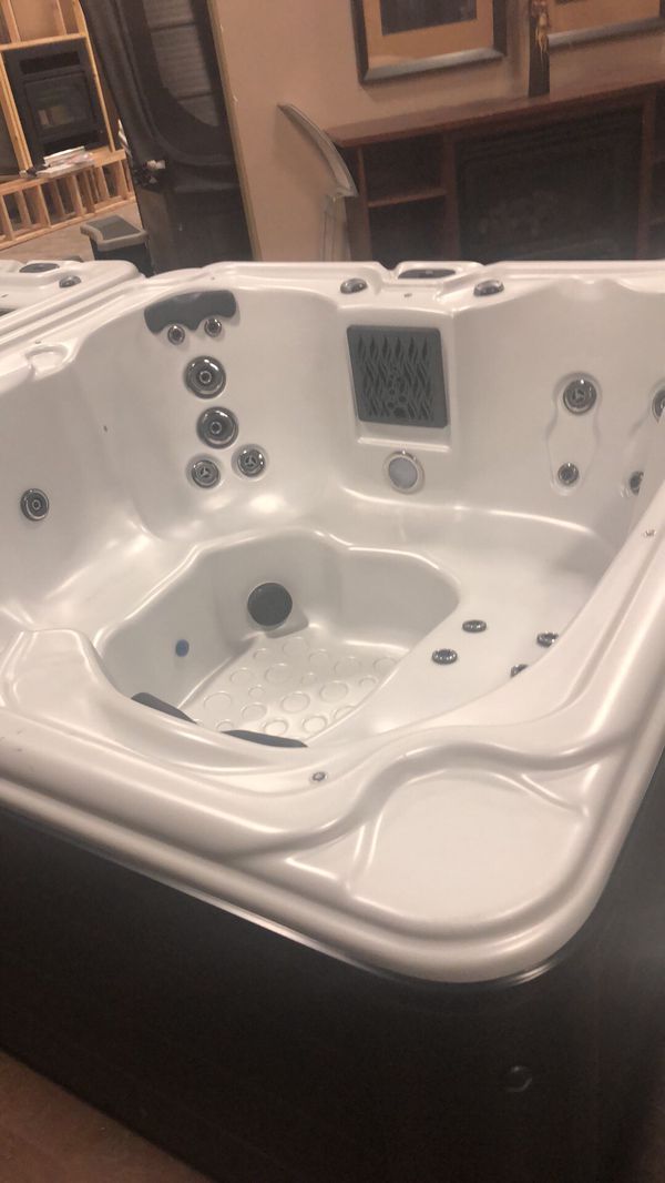 plug n play hot tubs