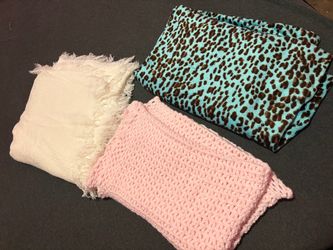 Lot of 3 Baby Blankets