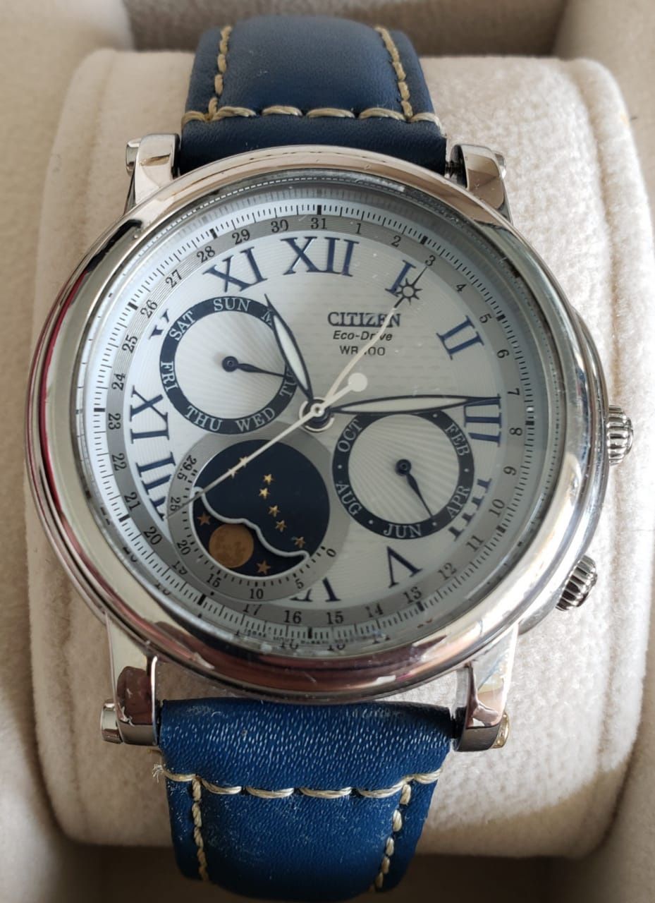 CITIZEN MOON PHASE Eco-Drive Calibre 8651 WR100 Moon Phase Watch