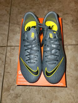 Nike Supreme Soccer Cleats size 8.5 for Sale in Orlando, FL - OfferUp