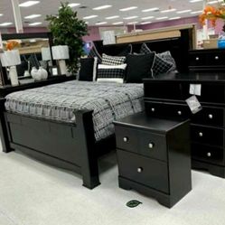 Mirlotown 4 Pieces Bedroom Set By ASHLEY FINANCING AVAILABLE 