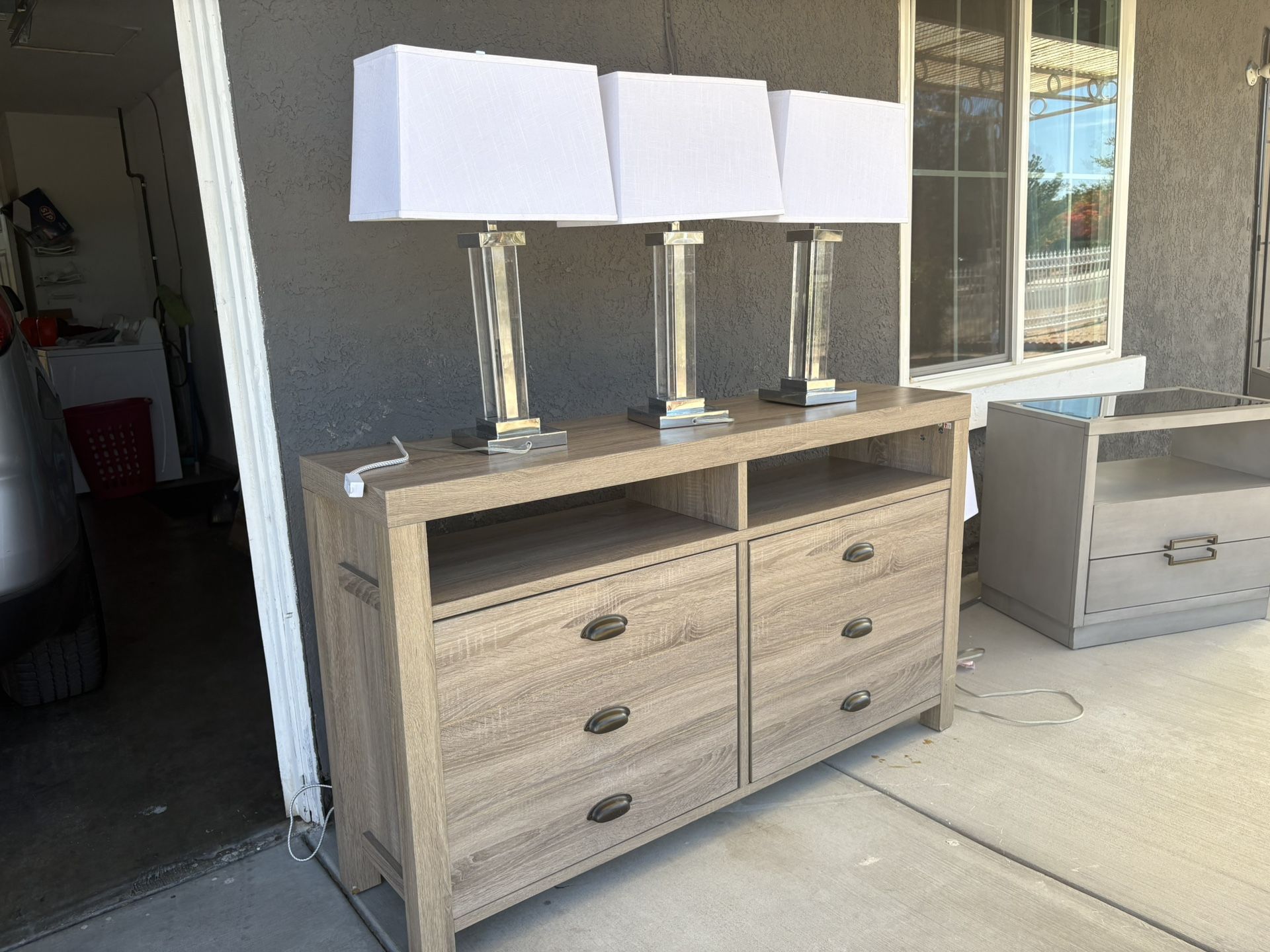 Night stand, lamps, tv stands for sale please read for price (cash only located In Hesperia