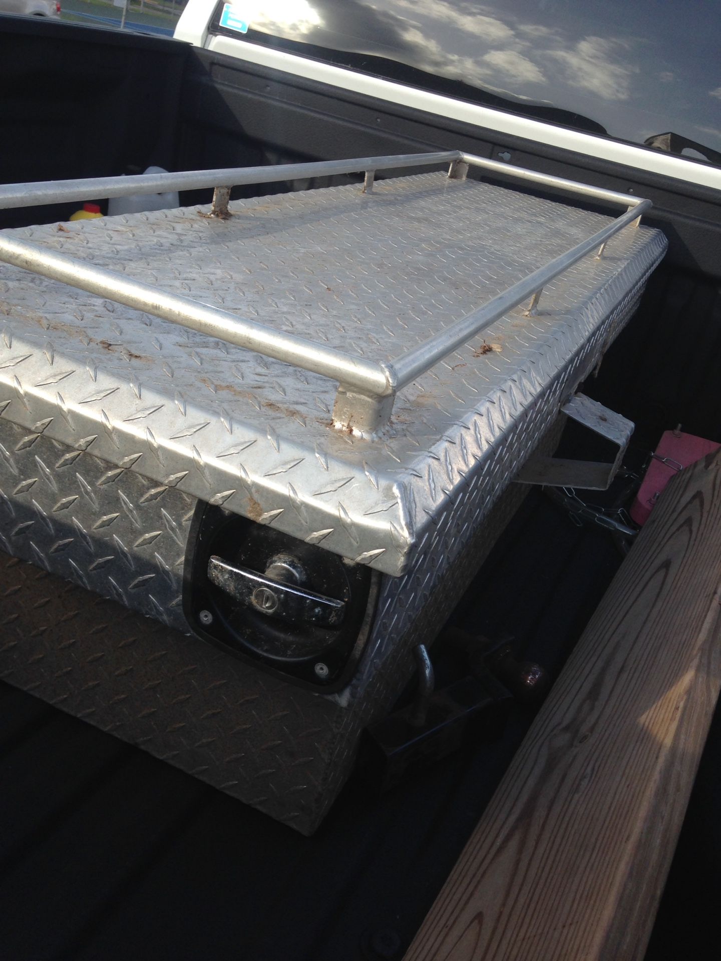 Truck bed tool box - located Fort Lauderdale,FL