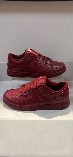 NIKE DUNK LOW SE “RED CROC”