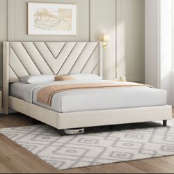 Néw Queen size bed frame