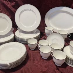 Mikasa Fine China Set