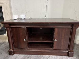 Tv Stand 47 W 19 D 