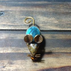 28.50

Vintage Pin Brooch Spanish Damacene Brass Mouse Hand Made Beautifal Collectable

