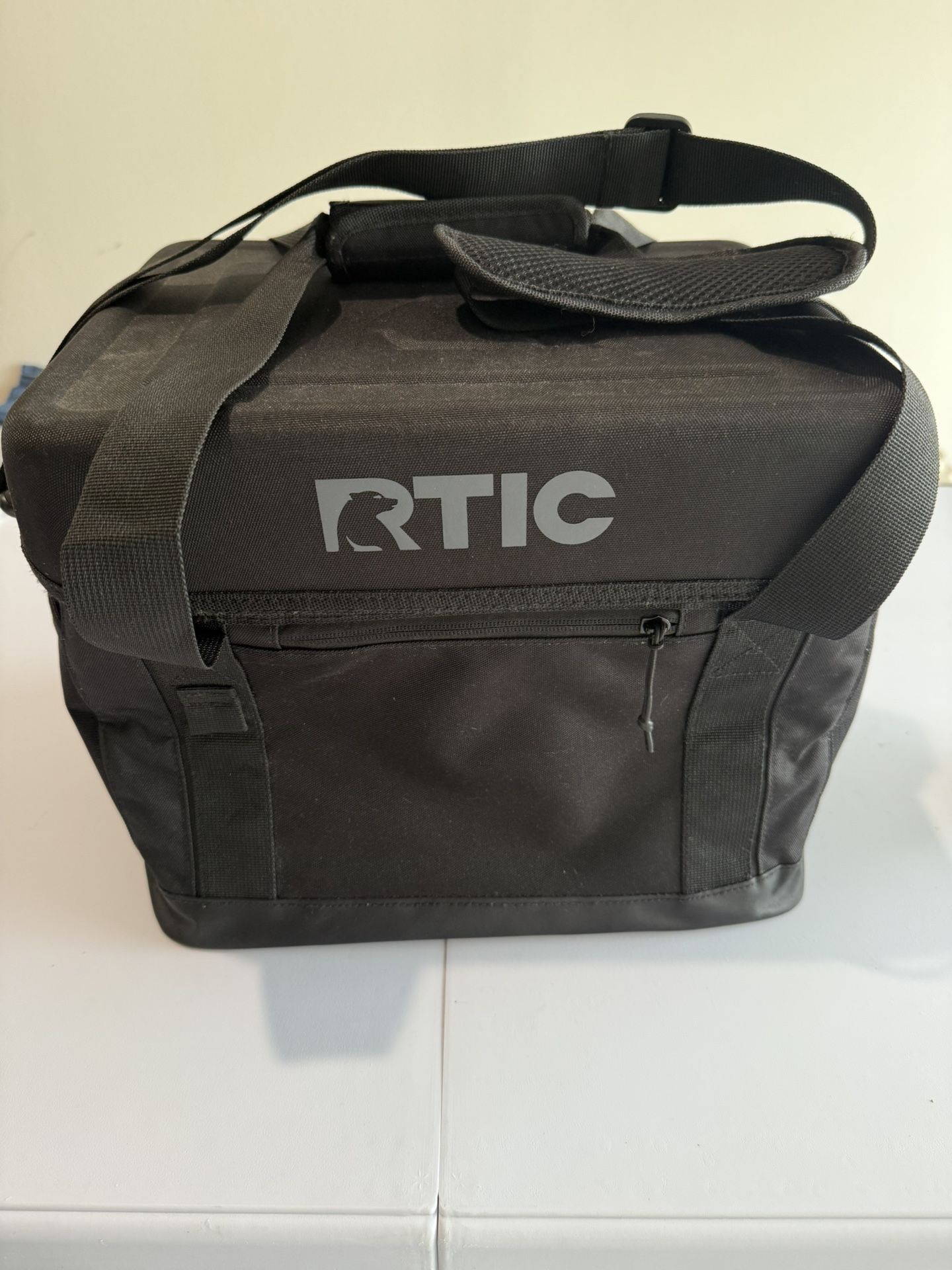 Rtic Soft Cooler (28 Can)