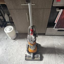 Dyson Dc 24 Vacuum 