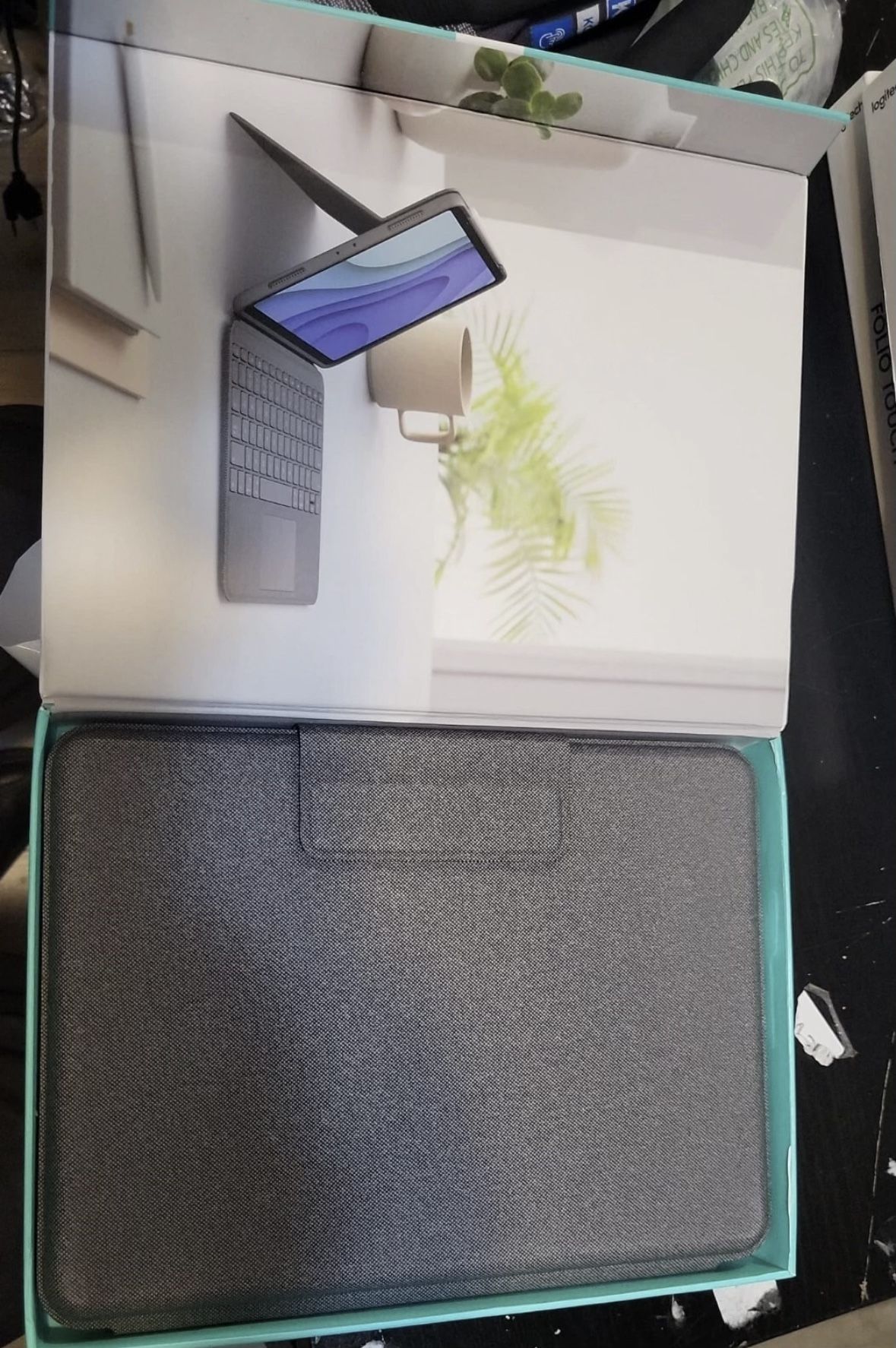 1980s Pasargad Persian Kashan RugLogitech Folio Touch Keyboard + Smart Connector For iPad Pro 