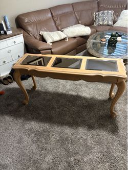 Entrance table