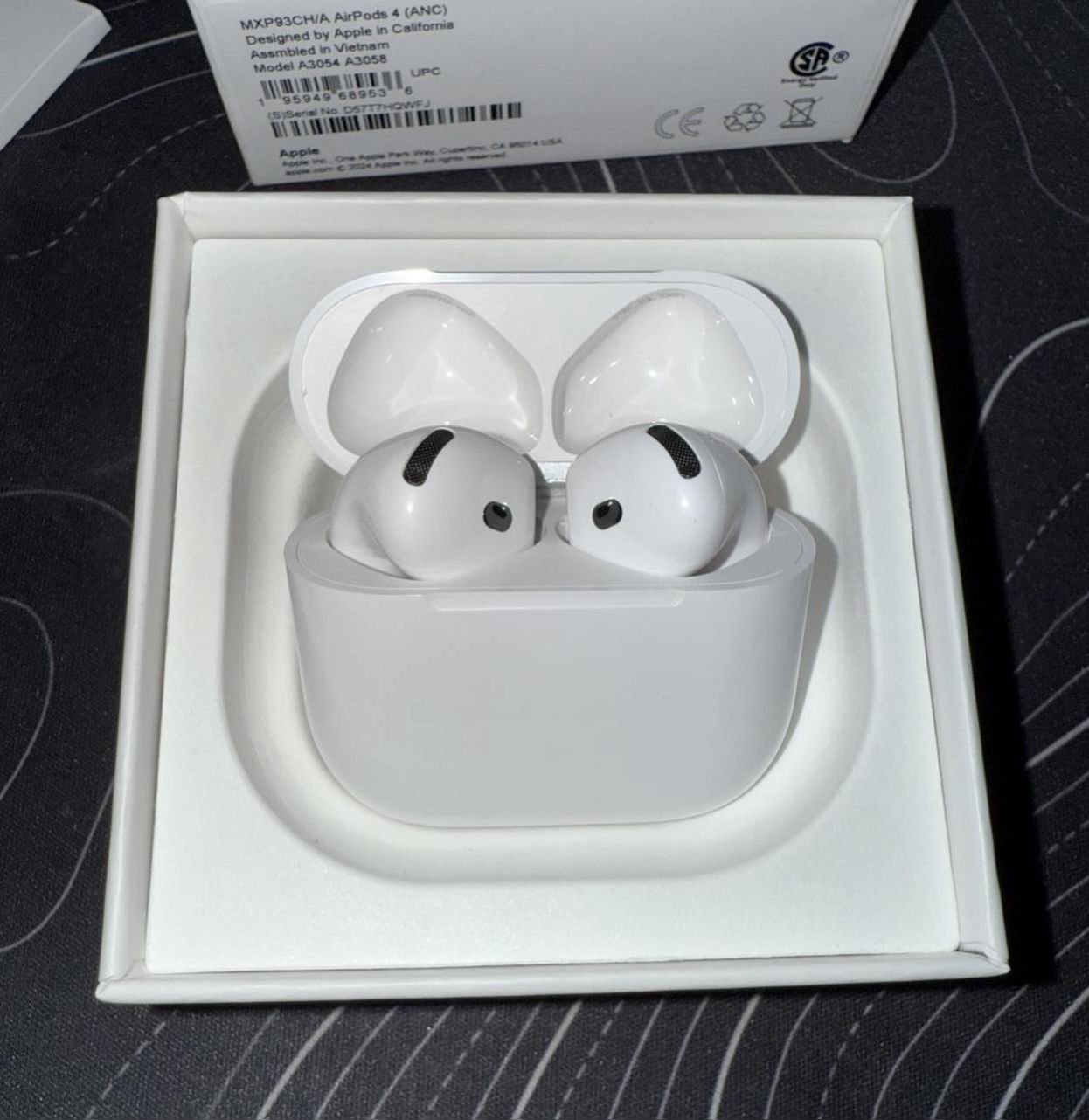 AirPods 4