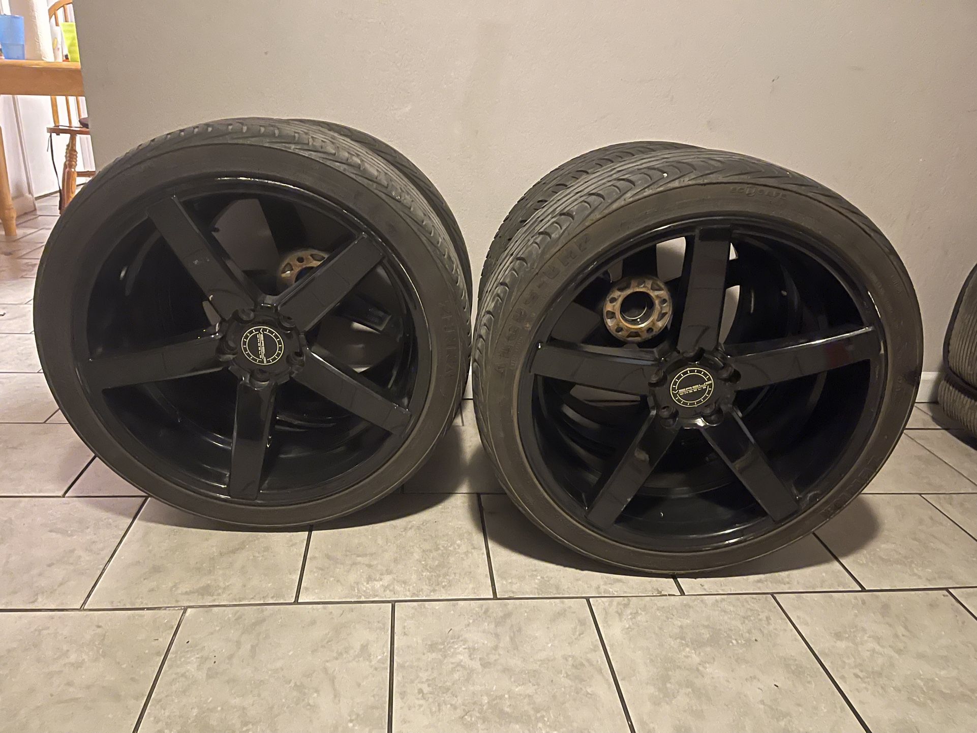 Se Vende 2 Rines Universales 