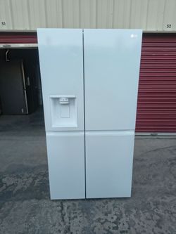 LG Refrigerator side by Side