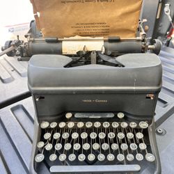 Vintage 1940’s LC Smith-Corona Super-Speed Desktop Typewriter w/Original Manual