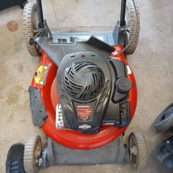 Yard Machine Lawn Mower Briggs & Stratton 