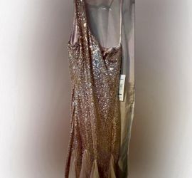 Beautiful NWT Small Rose Gold Prom/Wedding/Formal Gown