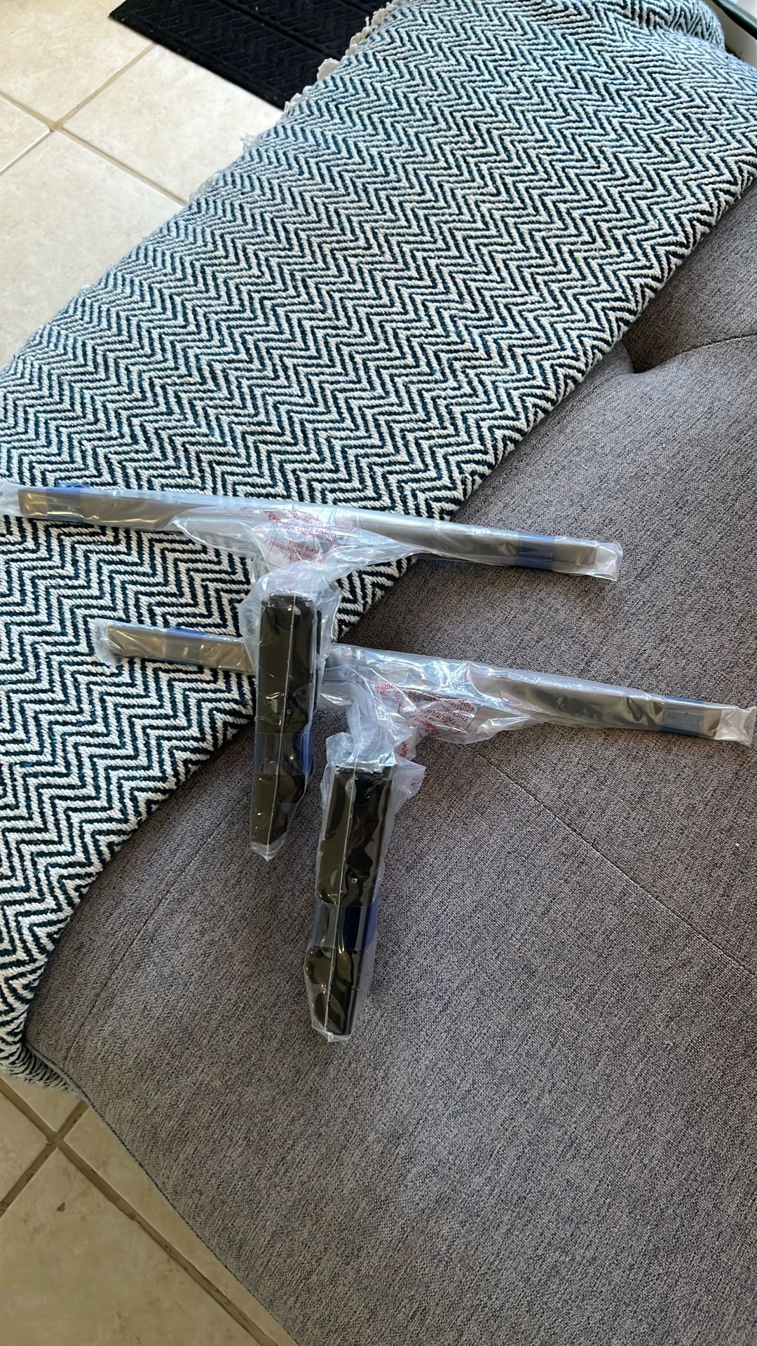 Sony OEM TV Stand Legs – XR-77A80L (Nuevas)